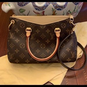 Louis Vuitton Pallas